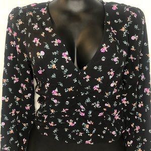 Black long sleeve cropped top